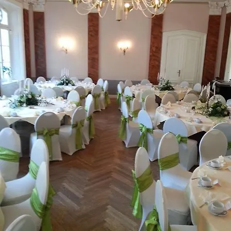 Park- Und Schlosshotel Schlemmin Hotel