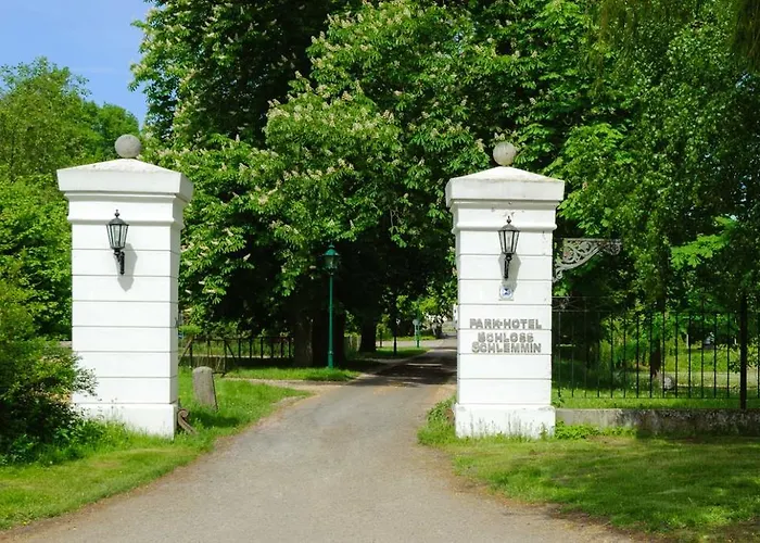 Park- Und Schlosshotel Schlemmin Hotel